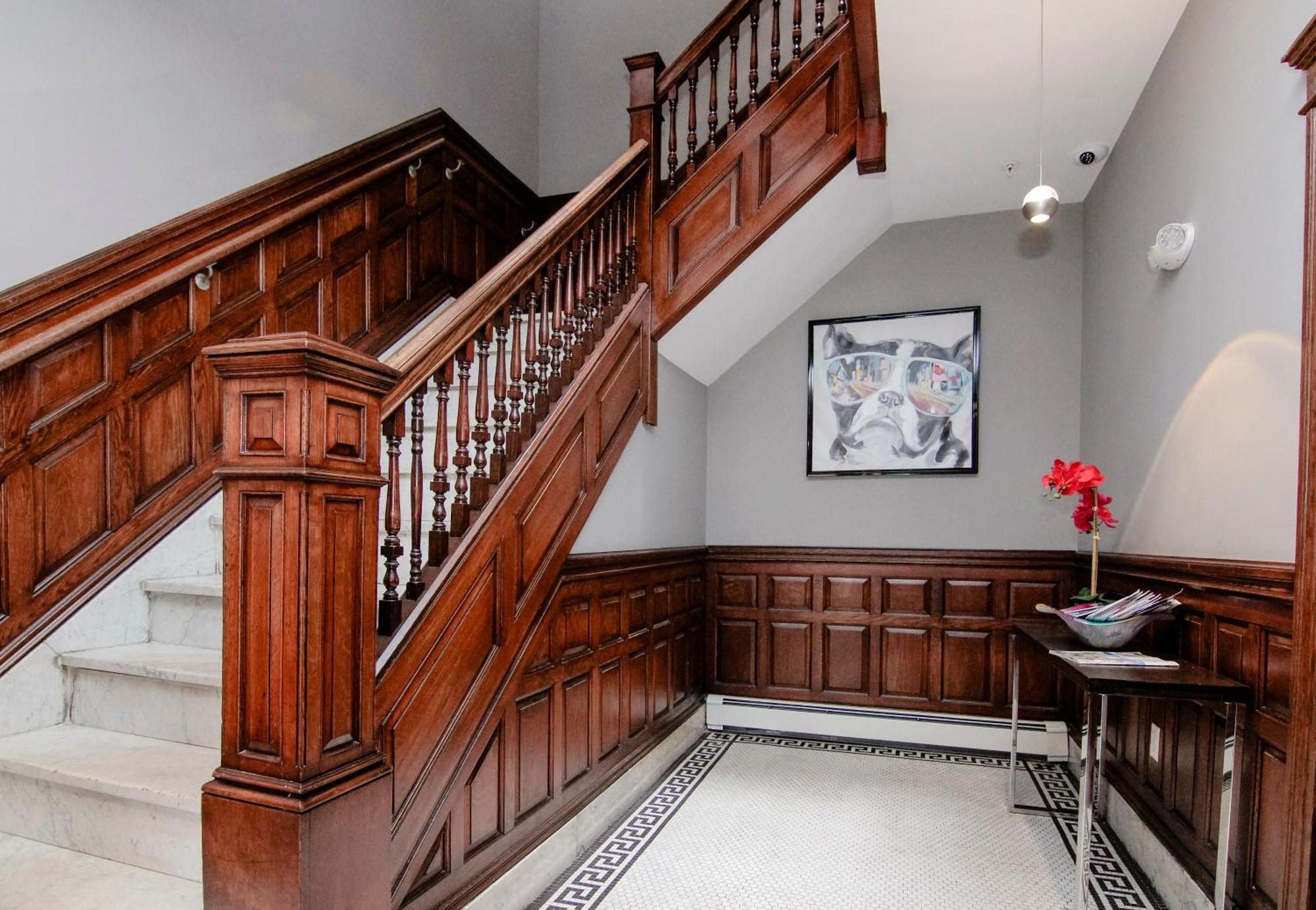 A Stylish Stay W/ A Queen Bed, Heated Floors.. #15 Brookline Exterior photo