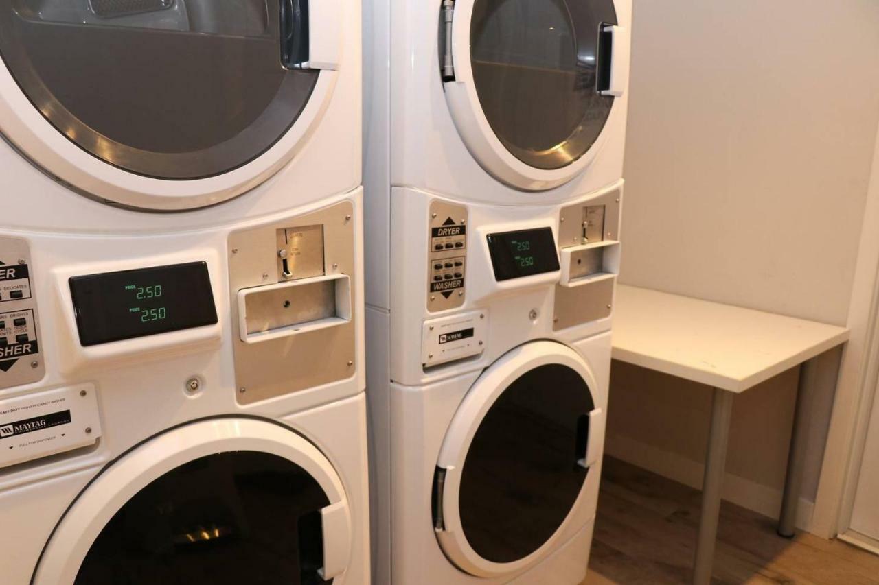 A Stylish Stay W/ A Queen Bed, Heated Floors.. #15 Brookline Exterior photo